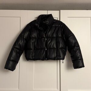 Zara Women's Classic Cropped Black Puffer Jacket